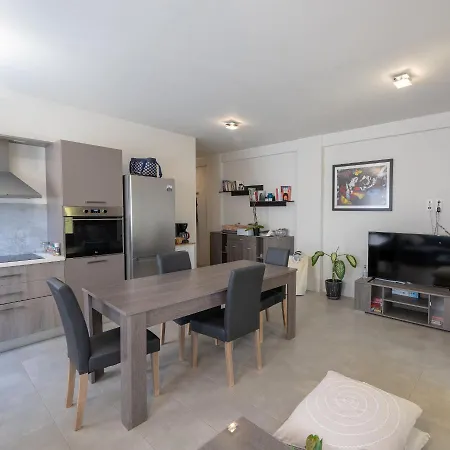 Kate-mari House דירה